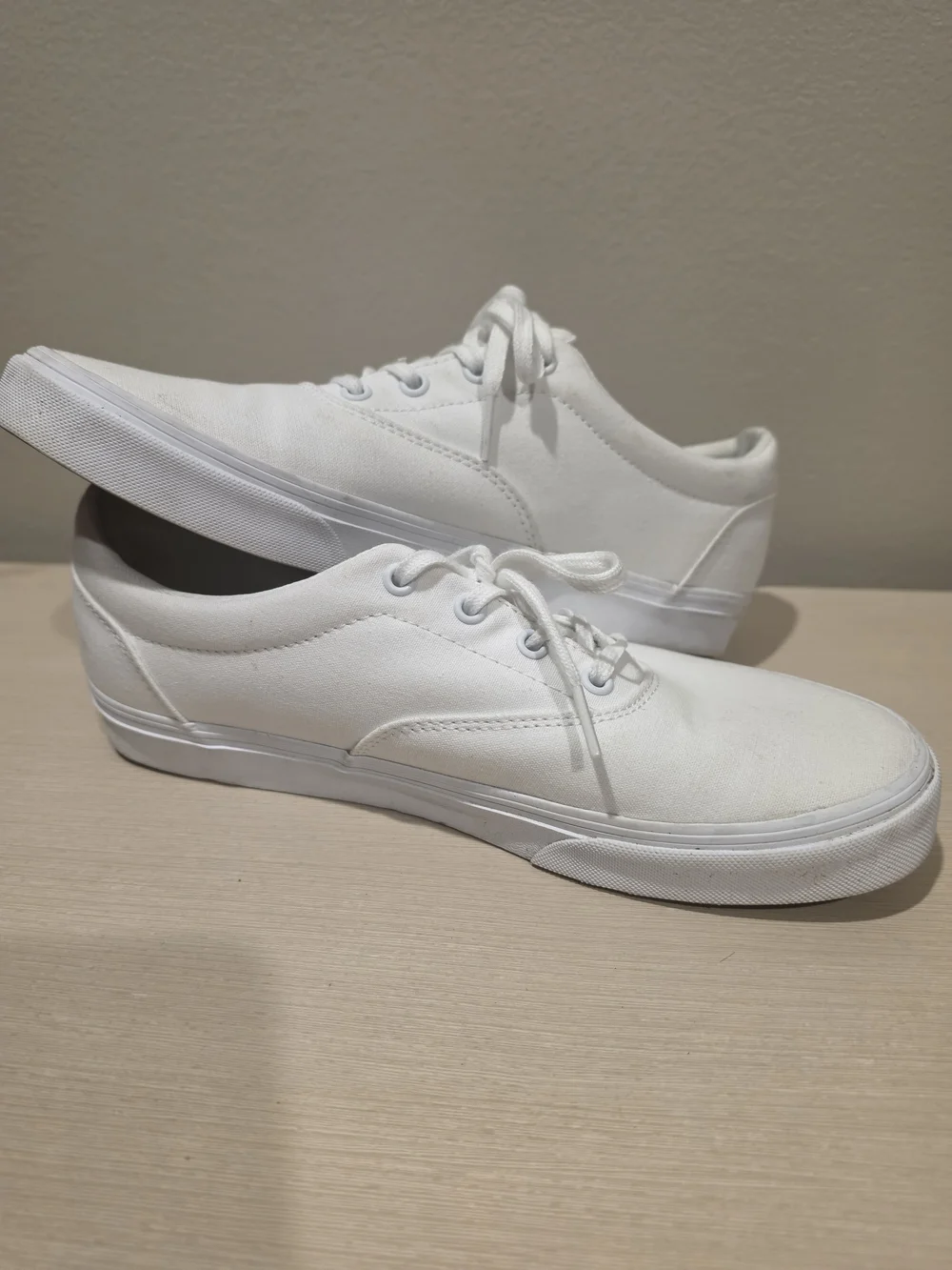 Vans Era Canvas Low Top Sneakers All White Women’s Size 11 / Men’s 9.5